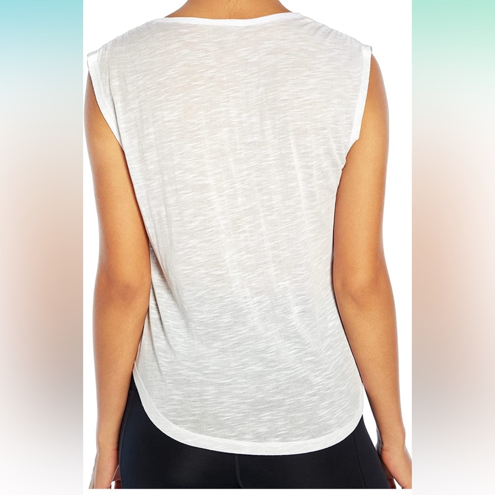 Jessica Simpson Active top - Picture 2 of 9